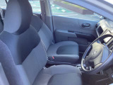 運転席まわりは、使用感も少なく良好な状態です。