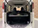 ■充実のアフターサービス■ 車の販売はもちろん、自社整備工場・自社鈑金工場・オイル交換&点検専門店舗を完備しておりますので納車後もお客様のカーライフをトータルでサポートいたします。
