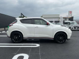 コンパクトなボディでどの年代の方にも乗りやすいお車になっております☆