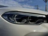 また、BMW正規認定中古車は、エマージェンシーサービスが自動付帯。24時間365日、皆様のカーライフをサポート致します。確かな安心のうえで、「駆けぬける歓び」をご堪能ください。