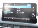 ナビゲーションはホンダコネクトディスプレイを装着しております。AM、FM、Bluetooth、フルセグTVがご使用いただけます。初めて訪れた場所でも道に迷わず安心ですね!