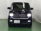 LEDヘッドライトを装備しています。LEDヘッドライトはとても明るく、雨の日や夜間走行も安全・安心です。オートライトコントロール付きで周囲の明るさに応じて自動で点灯・消灯します