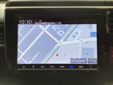 ナビゲーションはフルセグTV、インターナビ対応のGathers純正メモリーナビを搭載しています。Bluetoothオーディオ機能がありますので、スマートフォンなどの音楽も再生できます。