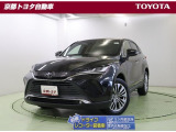 大きすぎないので女性にも運転しやすいSUV【ハリアー】。シンプルながらもエレガントさと逞しさが融合した流麗なフォルムはアウトドアではもちろん、街中でも映える人気の車です。なお、この車は車検整備付です。
