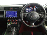 見通しのよいすっきりとした視界で、誰でも運転しやすいです。運転のしやすさは疲れにくさにも繋がりますよ♪