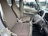 商用車とは思えないしっかりとしたシートです