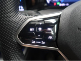 ◆クルーズコントロールにレーダーセンサーを組み合わせ、先行車を測定し設定されたスピードを上限に自動で加減速を行います。一定の車間距離を維持することで、長距離走行でのドライバーの疲労を低減させます。