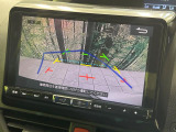 【バックカメラ】駐車時に後方がリアルタイム映像で確認できます。大型商業施設や立体駐車場での駐車時や、夜間のバック時に大活躍!運転スキルに関わらず、今や必須となった装備のひとつです!