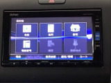 メモリーナビにフルセグTV機能あり。 ドライブや旅行に欠かせない装備です。