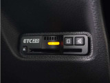 ◆ETC2.0装着◆進化したドライブ体験。料金収受システムだけだったETCが生まれ変わって、高速道路を賢く使うETC2.0に進化しました。多彩な情報サービスが便利で快適なドライブ体験を提供します。