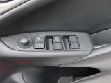 運転席のパワーウインドースイッチ部です。よく触れる場所だからこそ、使用状態があらわれますよね。ぜひこうした所もチェックしてください。