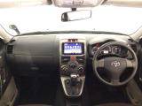 【前方視界】開放的な前方視界!運転がしやすく疲れにくいです♪窓が大きく、見通しがとっても良いおクルマですよ♪