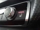 温度調整機能付きのシートヒーターがフロントシートに装備されていますので、エアコンによる乾燥を気にすることなく温まることが出来ます。
