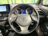 【純正革巻きステアリング】上質な革を使用することで、手にしっかり馴染みとても運転しやすいハンドルです♪