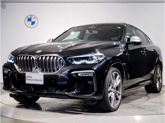 X6  M50i 4WD