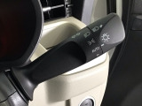 【オートライト】オートライトコントロールスイッチが装備されています 周囲の明るさに応じて自動でヘッドライトの点灯・消灯を行います。ものすごく便利です♪