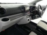 見通しのよいすっきりとした視界で、誰でも運転しやすいです。運転のしやすさは疲れにくさにも繋がりますよ♪