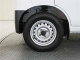 タイヤサイズは 145/80 R12 です。