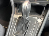●MTモード付きAT:通常は自動でおこなわれる変速(ギアチェンジ)をドライバーの操作によって意図的に変えられるシステムです。より一層普段のドライブをお楽しみいただけます!