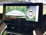 【パノラミックビューモニター】専用のカメラにより、上から見下ろしたような視点で360度クルマの周囲を確認することができます☆死角部分も確認しやすく、狭い場所での切り返しや駐車もスムーズに行えます。