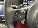 【ステアリングスイッチ】手元のボタンから、オーディオやナビなどの操作ができるので、よそ見をせずに安全に運転に集中できます!