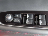 運転席のパワーウインドースイッチ部です。よく触れる場所だからこそ、使用状態があらわれますよね。ぜひこうした所もチェックしてください。