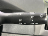 【オートライト】周りの明るさに応じて自動でヘッドライトの点灯・消灯ができる機能です!ライトの付け忘れ・消し忘れなどが無くなり、雨の日や夕方の走行も安心!トンネル通過時も便利ですね♪
