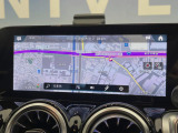 ●純正ナビ:一体感のあるナビは、高級感ある車内を演出してくれます。オーディオ機能も充実しておりますので、運転もより楽しめます♪