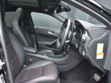 GLAクラス GLA180 スポーツ 本革シート サンルーフ