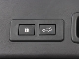 豪華なパワーリヤゲートを装備!ワンタッチロック機構でゲートが閉まるのを待たずにお出掛け頂けます!!