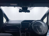 落ち着いたカラーの内装で、ゆったりと運転したい方に。