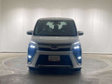 明るいLEDライトで、暗い夜道の運転も快適に。