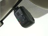 ◆ドライブレコーダー◆映像・音声などを記録する自動車用の装置です。 もしもの事故の際の記録はもちろん、旅行の際の思い出としてドライブの映像を楽しむことができます。