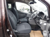 清潔で広々した座席です!是非、現車を見て体感してみてください。