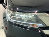 LEDヘッドライトは、点灯の瞬間から最大光量を発揮し、突然暗くなるトンネルなどでの安定感を高めます。