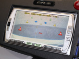 バックカメラが装備されており、後方の安全確認はもちろんのこと狭い場所での駐車や雨の日・夜間など視界の悪いコンディションでのストレスの軽減にもなります!