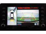 車両を上から見たような映像をナビ画面に表示するパノラミックビューモニターが付いています。