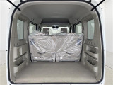 【トランク】積み込みやすくて、たっぷり積める荷室です。シートアレンジできるものは、乗車人数と荷物の量や大きさによってシートを動かすことができるので、より快適なドライブが可能です!