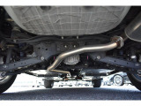 車両後方からの下回りです。マフラー防錆塗装や下回り防錆施工等も可能でございます。