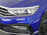 【IQ.LEDヘッドライト】フロントカメラで対向車や先行車を検知し、最適な配光を可能とした最新のヘッドライトシステムです。