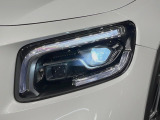 ●LEDヘッドライト:夜間走行時も良好な視界を確保し安心して運転できる高輝度LEDヘッドライトを装備!点灯速度が早く、消費電力も抑えられています。