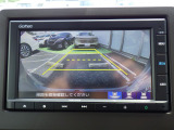 ドライバーを包み込むように、ディスプレーやスイッチ、コンソールを配置。座った瞬間から運転への期待が!空間そのものの心地よさにこだわっています。