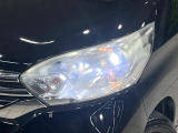 【HIDヘッドライト】非常に明るく前方を照らしてくれるので、悪天候や夜間の走行時も視界良好で安心してお乗りいただけます。