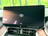 【12.3インチワイドナビ】高級感とインパクトのある大型ワイドナビを装備。各種オーディオ操作はもちろん、横長ワイド画面でのマップ2分割表示など、利便性も高いナビです♪