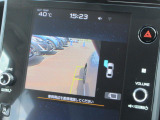 ディスプレイに、サイドカメラを通して、死角になる左フェンダー下付近が映し出されますので安心です。細い道路を走行するときに、大活躍。脱輪や大事な愛車に傷をつけることなく走行が可能。