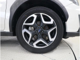 タイヤサイズは225/55R18です。