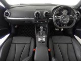 Audiのインテリアはエクステリア同様、優れたデザイン性とクオリティ、そして機能性を兼ね備えております。
