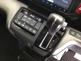 発進時から滑らかに加速する無段階変速のCVTはストップ/ゴーの多い街の中も快適です