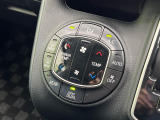 【左右独立型フルオートエアコン】運転席と助手席でそれぞれお好みの温度に設定可能。同乗者にも配慮した、快適な空調をお届け致します。
