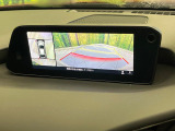 【全方位モニター】専用のカメラにより、上から見下ろしたような視点で360度クルマの周囲を確認することができます☆縦列駐車や幅寄せ時に活躍してくれます♪